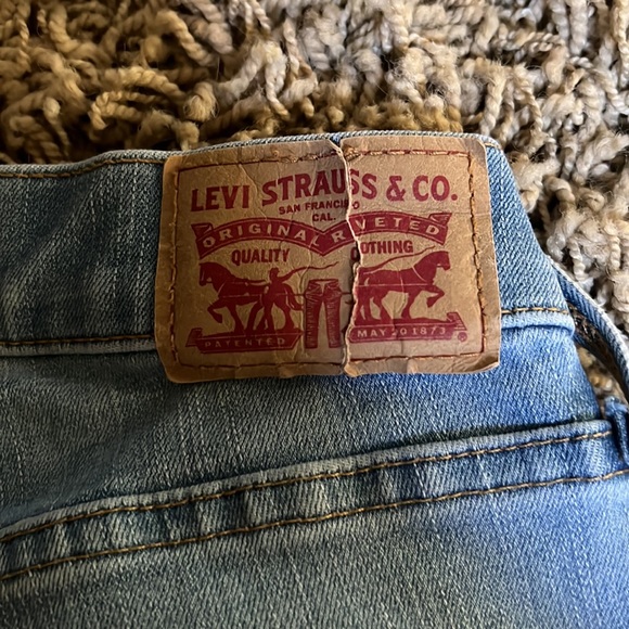 Levi’s 311 Shaping Skinny Jeans - Picture 2 of 4